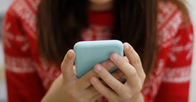 Як росія намагається втягнути українців у злочини — і як цьому протидіяти