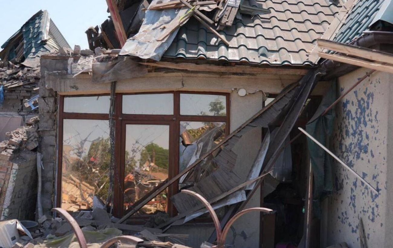 Росіяни вдарили КАБами по Запоріжжю: сім будинків зруйновано, є поранений