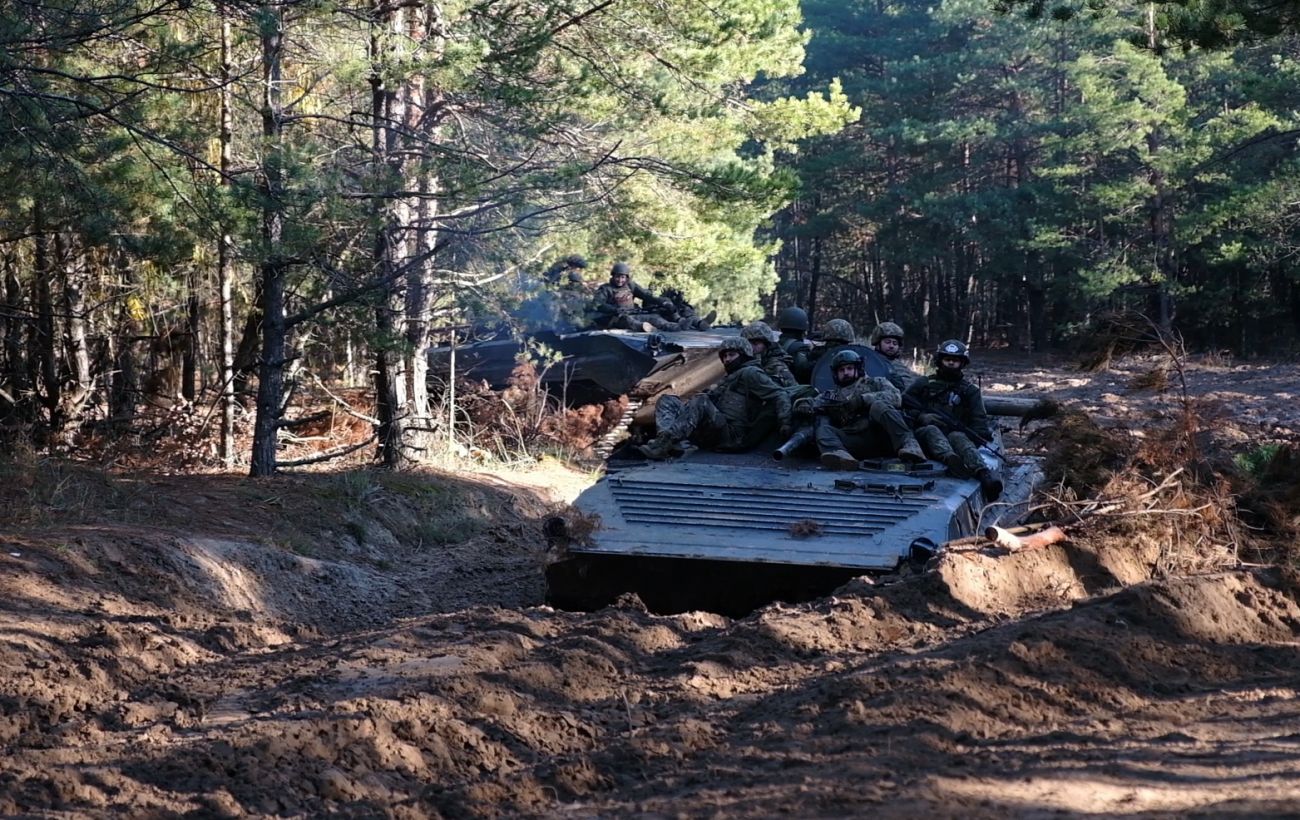 На фронті за добу понад 100 боєзіткнень і тисячі обстрілів: де ворог наступає найактивніше
