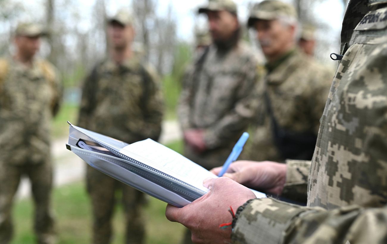 Вдарили по голові дошкою: у Рівненській області побили військового ТЦК