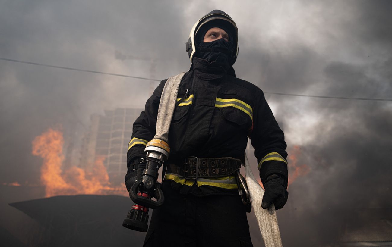 Війська РФ вдарили по Миколаївській області: виникла пожежа