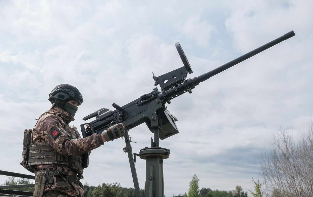 У Повітряних силах показали бойову роботу по російських дронах над Україною (відео)