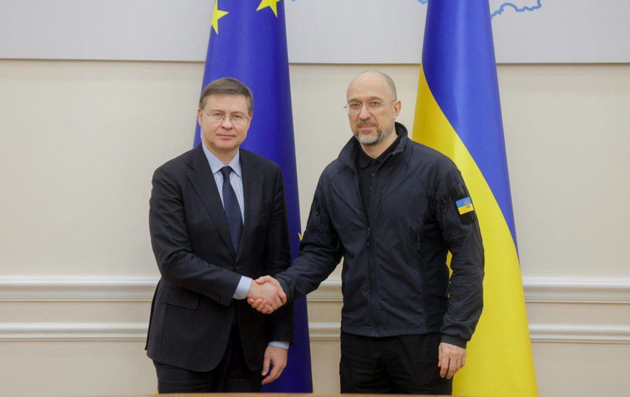 Шмигаль обговорив із комісаром ЄС роль України у системі європейської безпеки