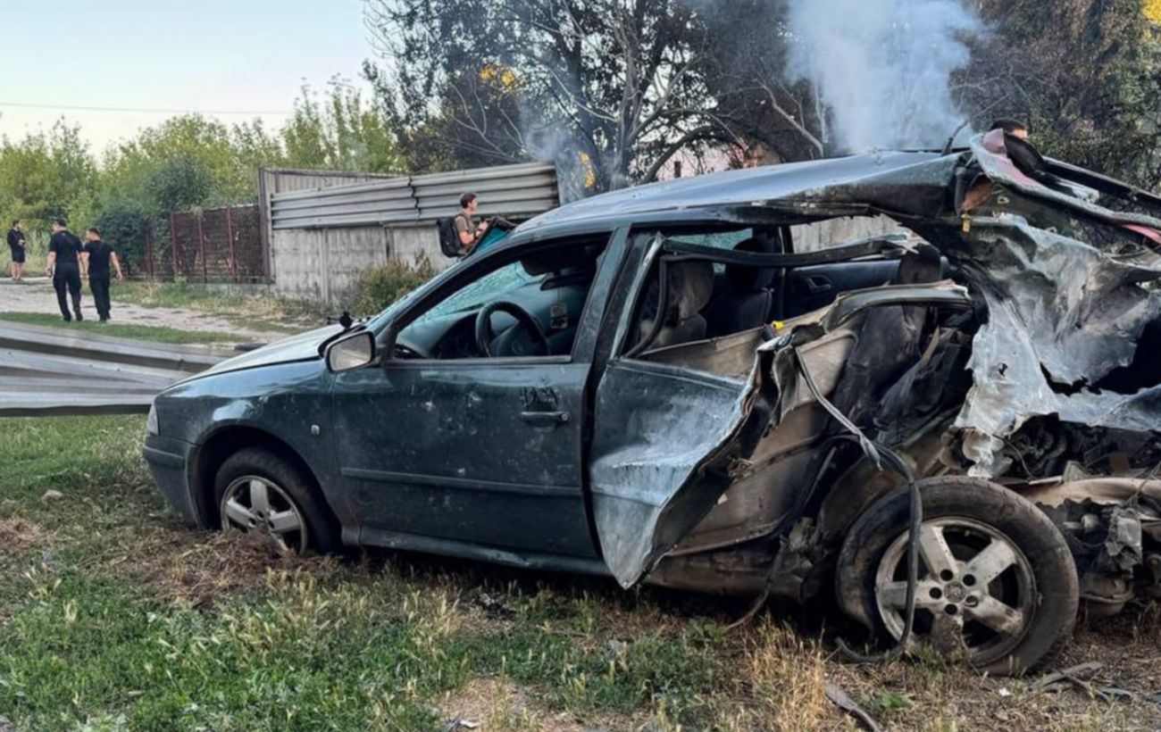Нічний обстріл Черкас: у поліції показали фото наслідків удару