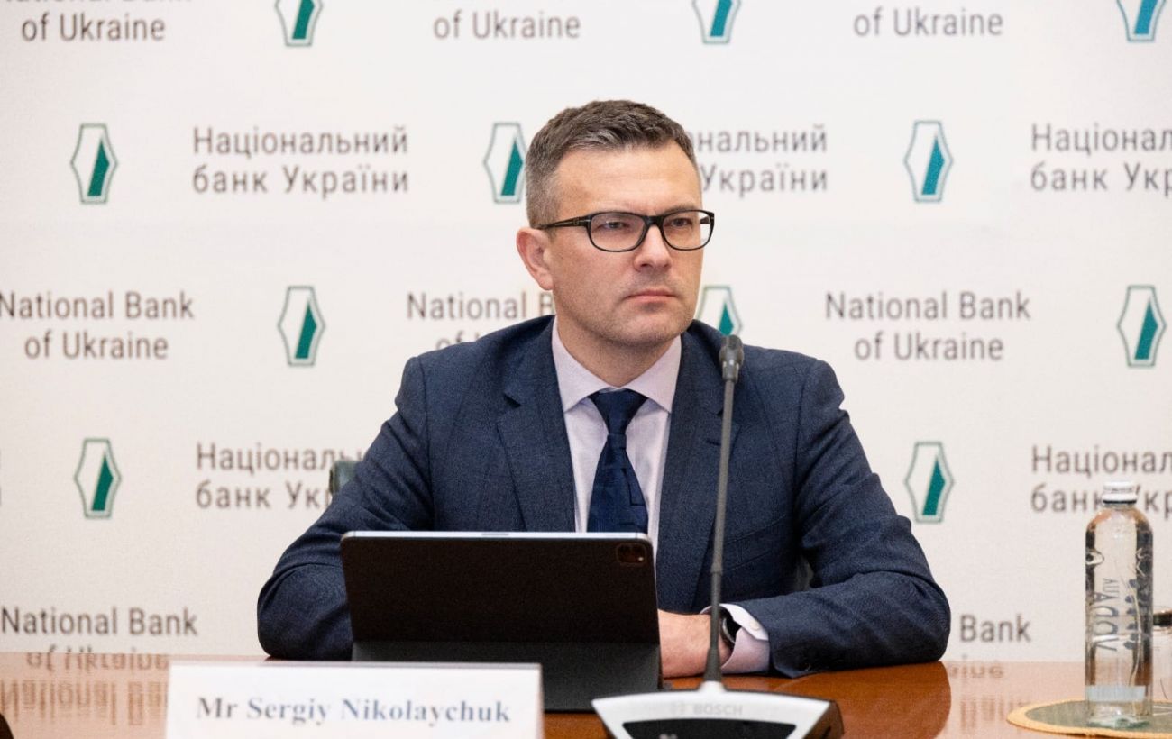 Торгівельні війни та курс євро до долара: як це впливає на Україну і що робить НБУ