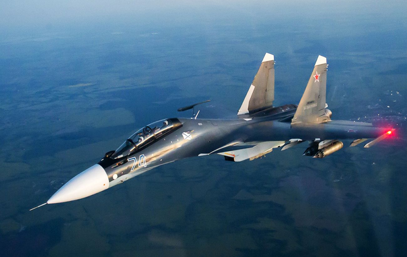 Окупанти втратили винищувач Су-30СМ у районі Зміїного, - ВМС України