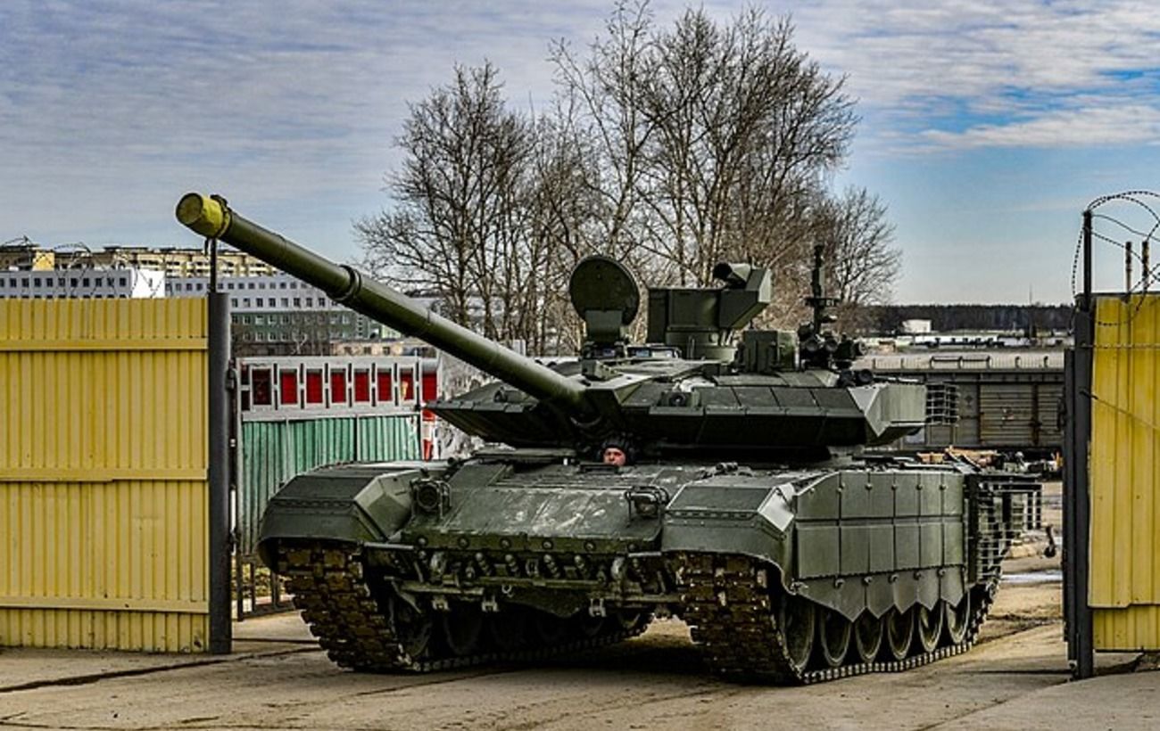 FPV страйк. СБС знищили найсучасніший російський танк Т-90М "Прорив" (відео)