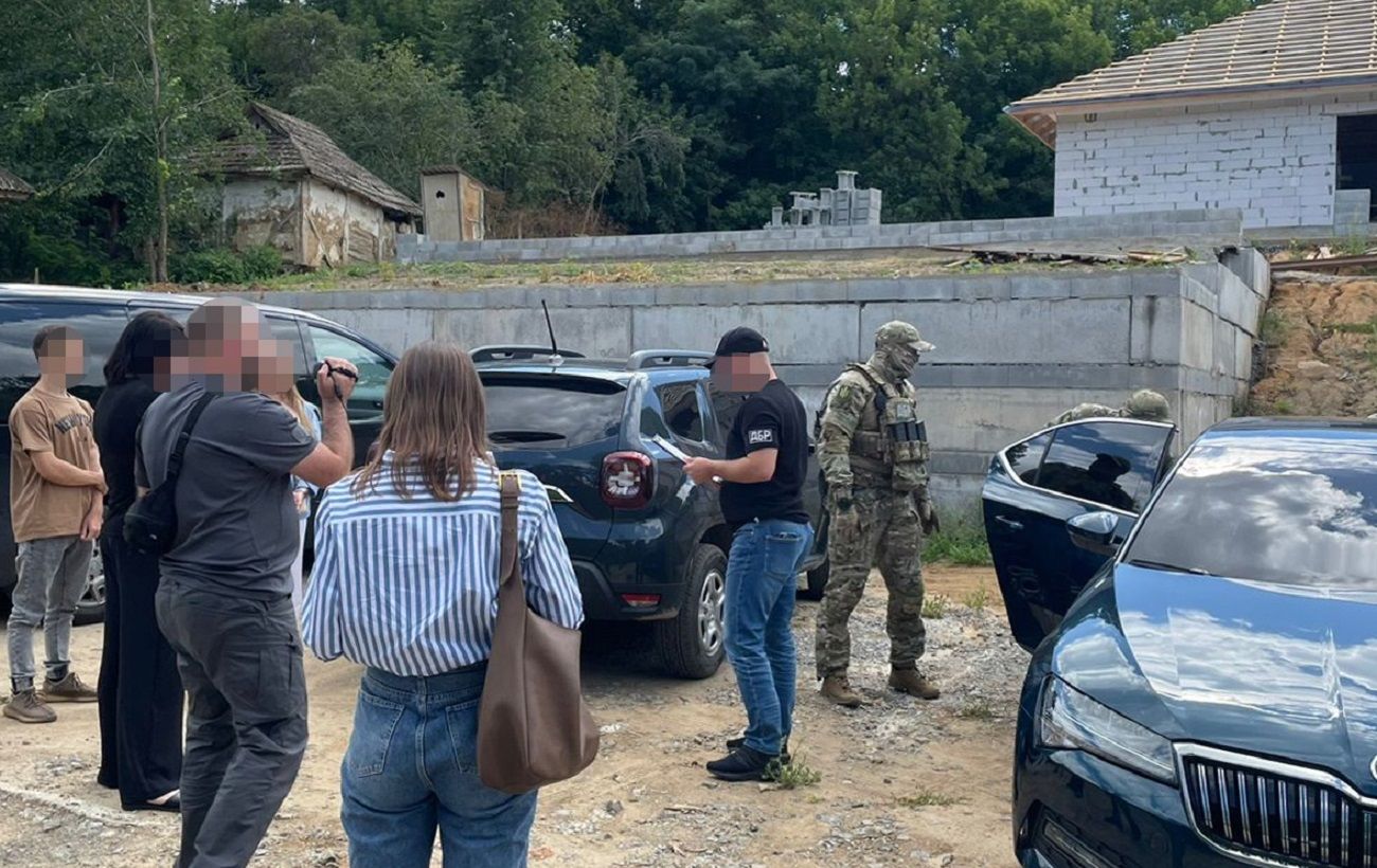 Змушував рятувальників будувати будинок: затримано ексначальника ДСНС у Вінницькій області