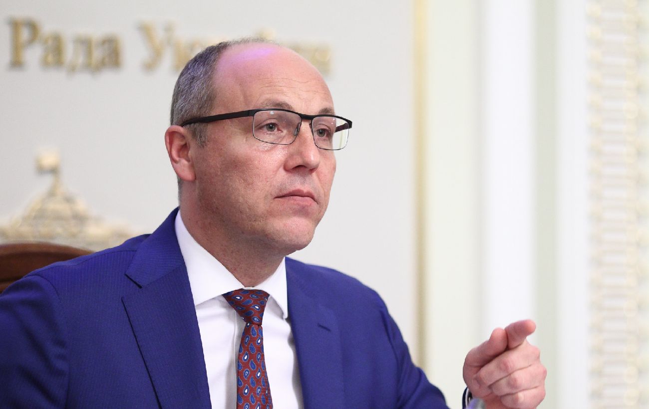 "Залишиться в історії": як реагують на вбивство Парубія в Україні і світі