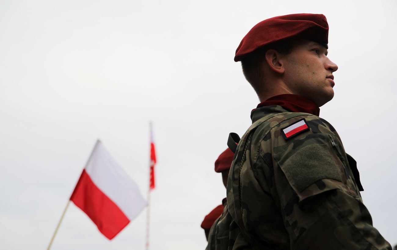 Російські "Шахеди" залетіли у Польщу: закрито аеропорт, у небі - авіація
