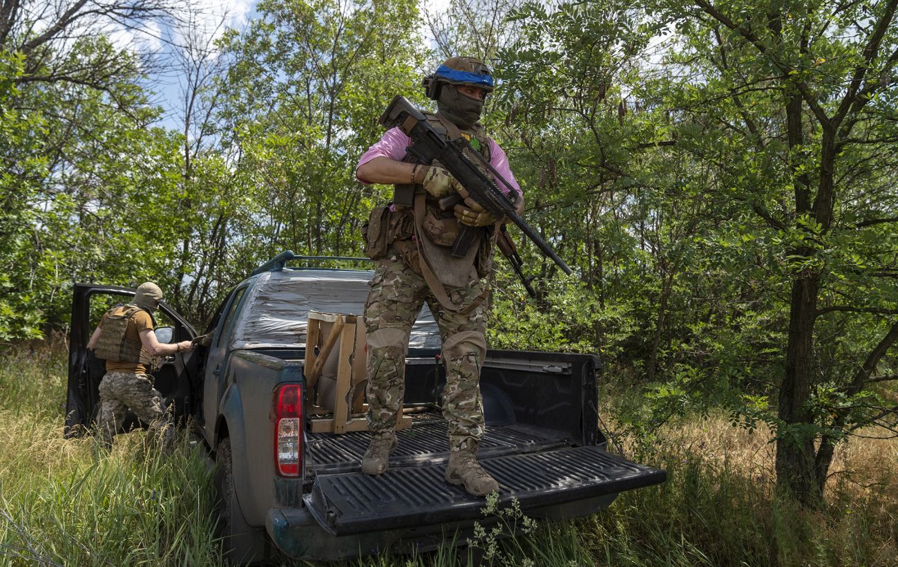 Росіяни понад 5 тисяч разів обстріляли українські позиції: оновлені карти Генштабу