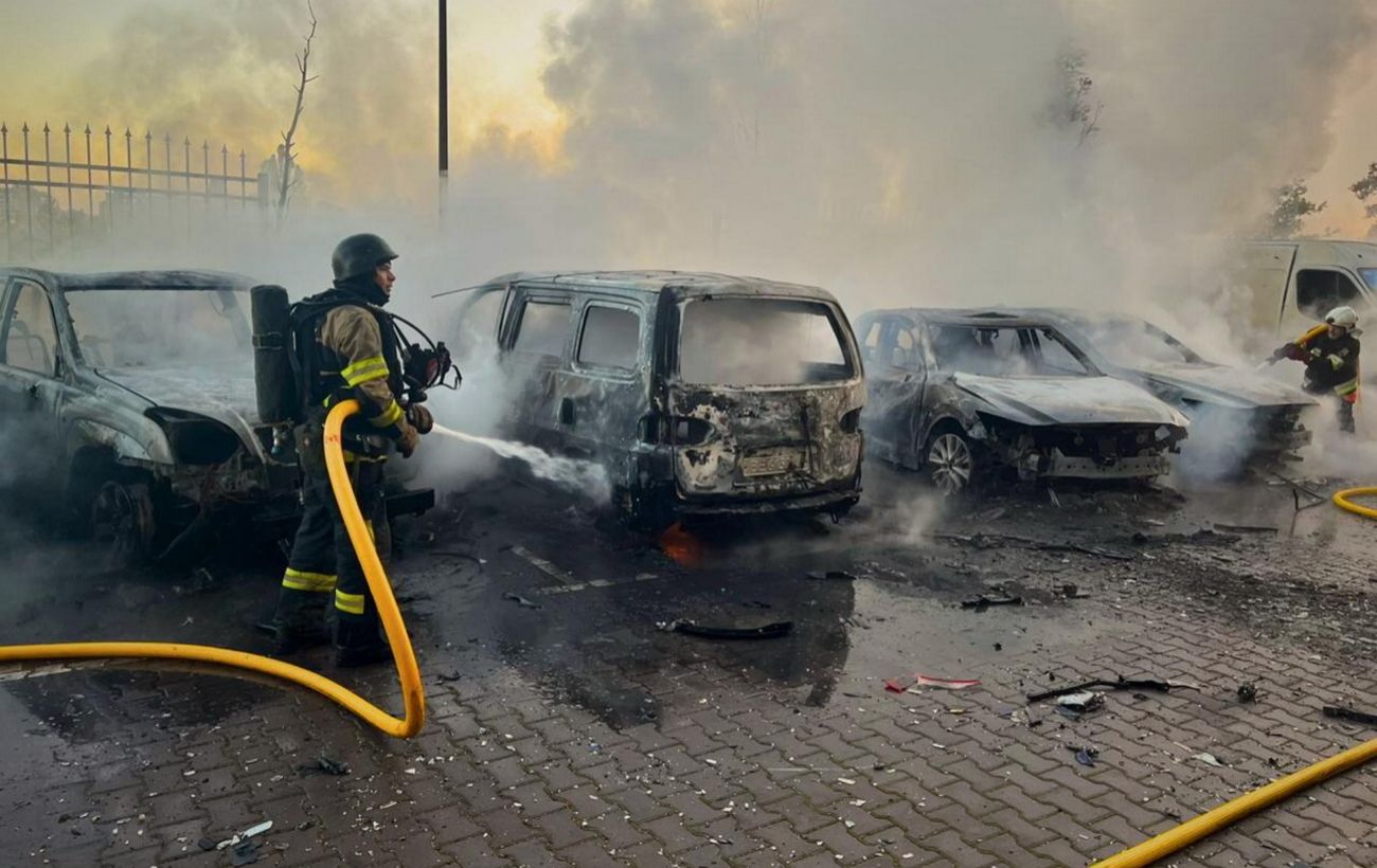 У Дніпрі ракета влучила у висотку, у Миколаєві пожежі: перші наслідки атаки РФ (фото)
