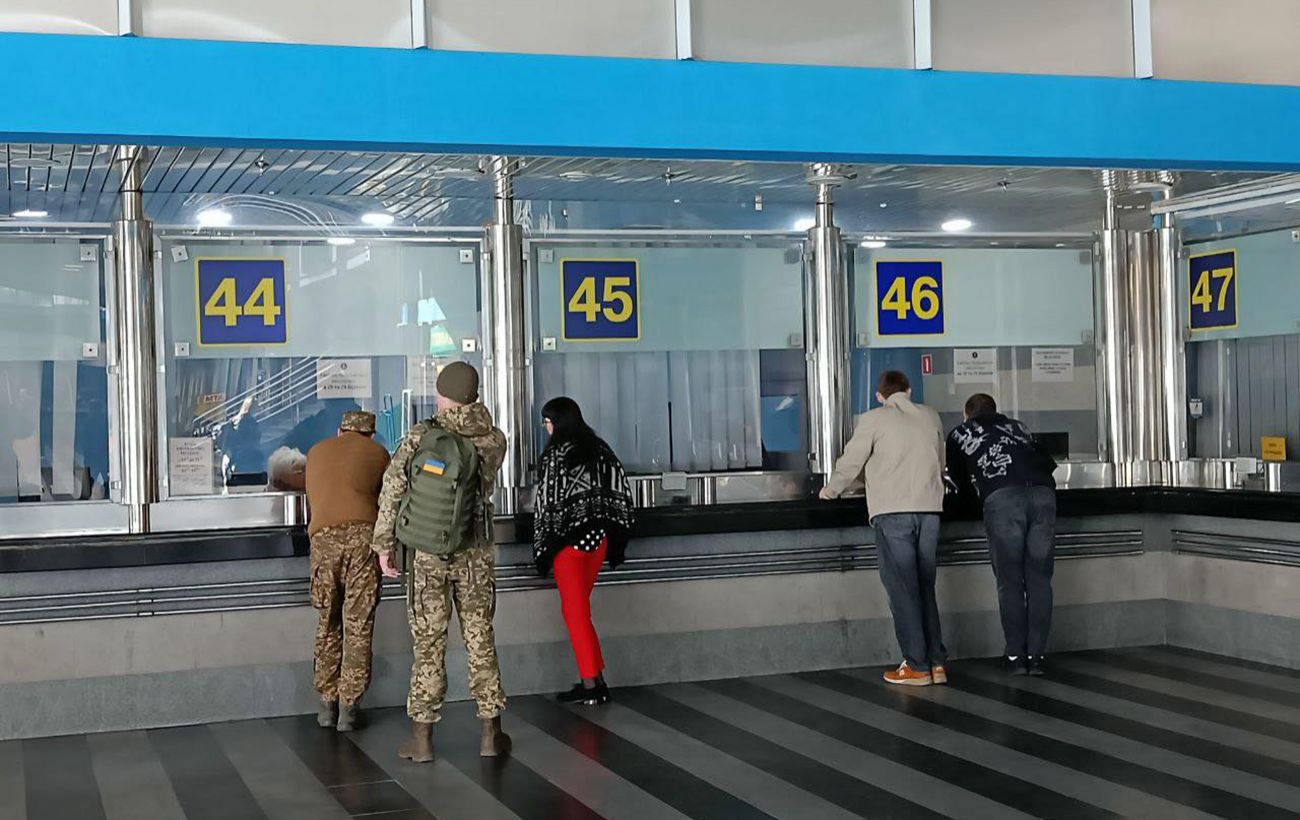 Квитки можна купити тільки в касах: "Укрзалізниця" попередила про збій