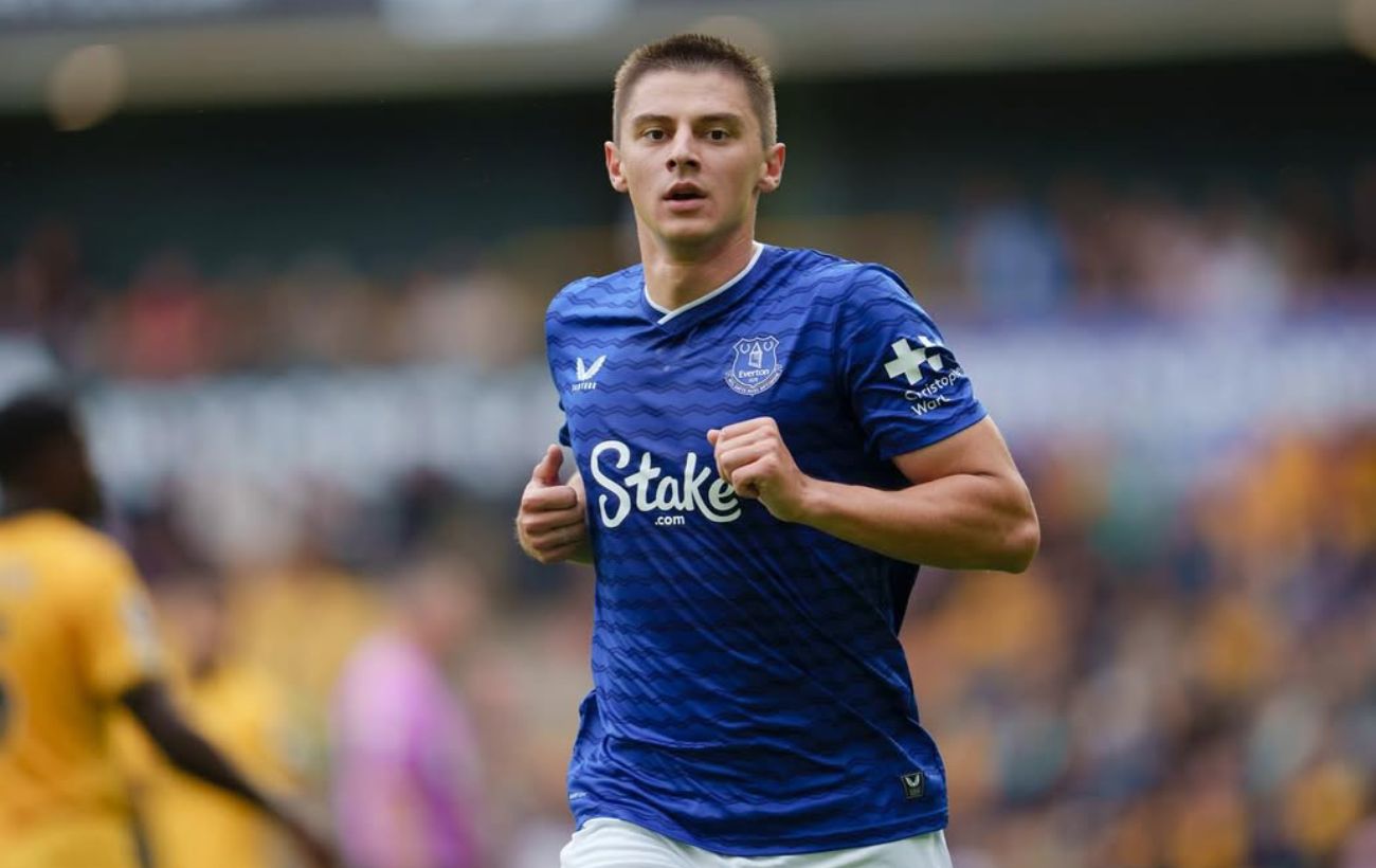 Українці феєрять у топ-чемпіонатах: Миколенко приніс перемогу "Евертону", а Довбик віддав гольову