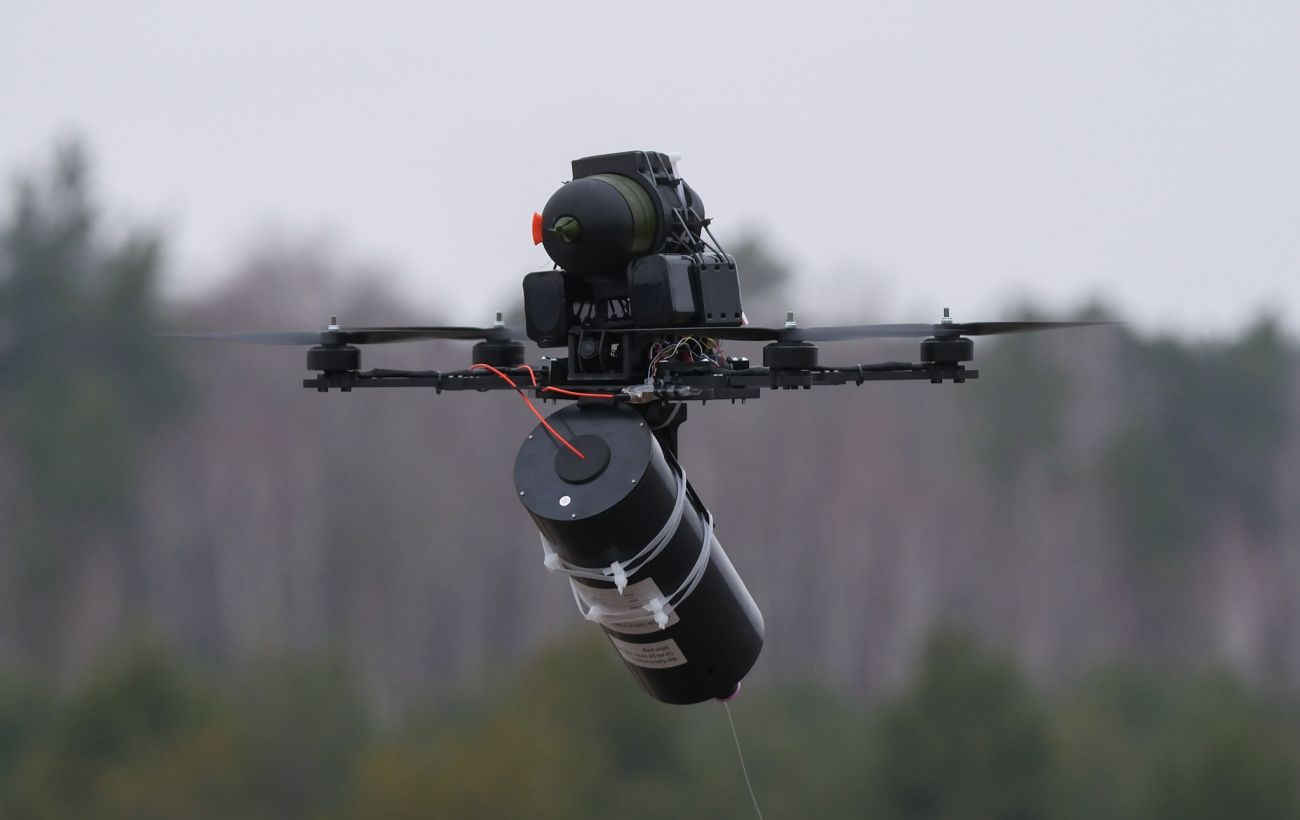 Kill-зону для окупантів розширено: FPV-дрон знищив КАМАЗ ворога в Кураховому (выдео)