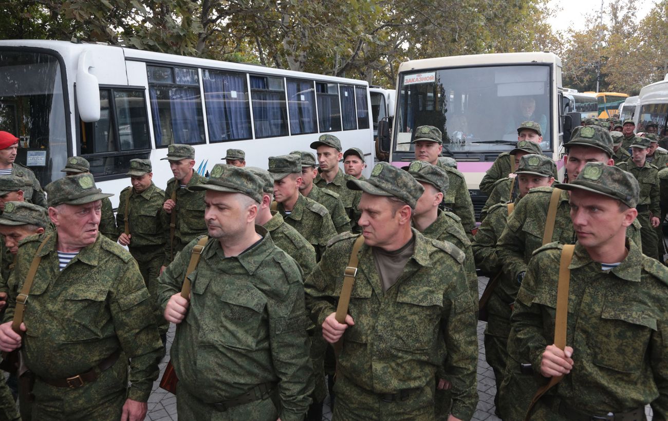 У Росії чоловікам почали приходити повістки: в "АТЕШ" пояснили, як не йти на війну