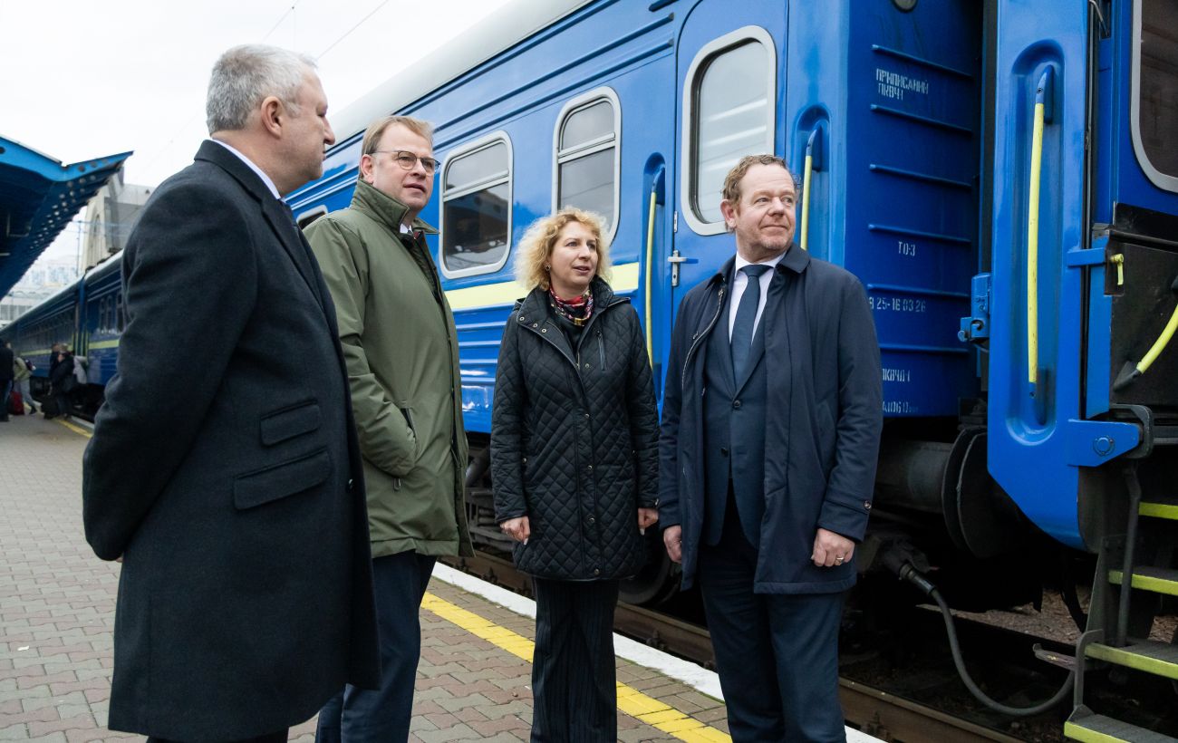 До Києва прибув глава МЗС Нідерландів