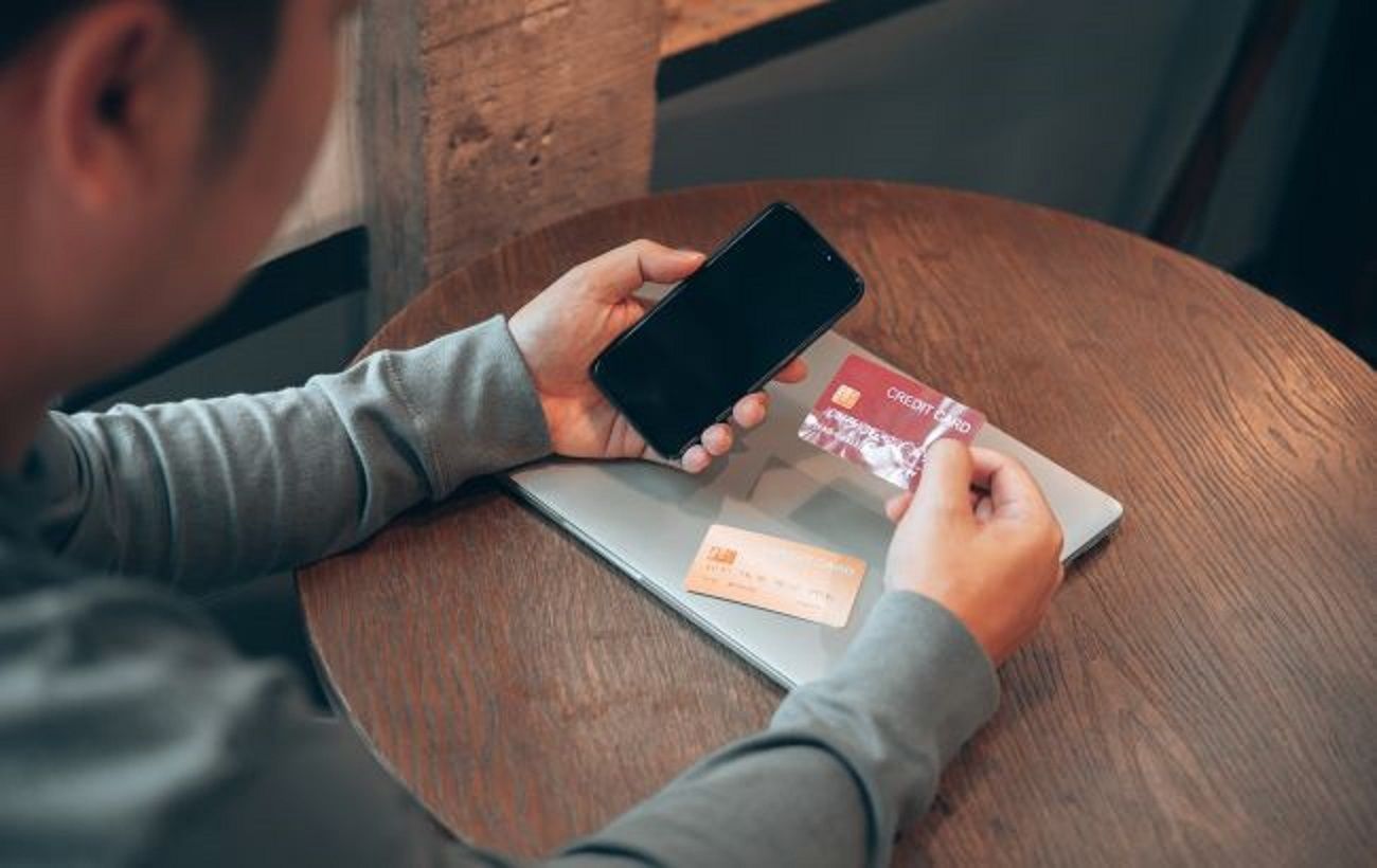 Ліміти на банківські картки та операції: в Україні може з’явитися реєстр "дропів"