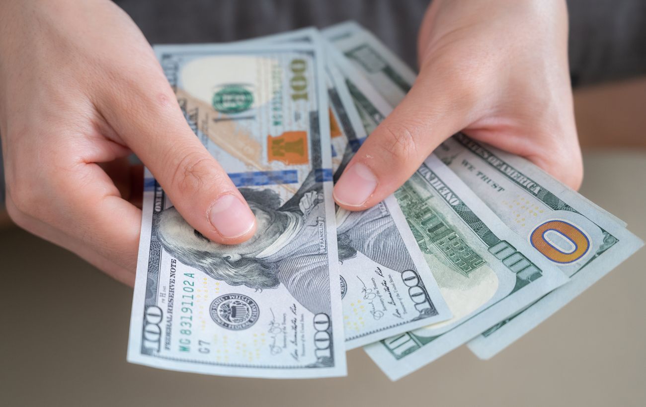 НБУ трохи підняв курс долара