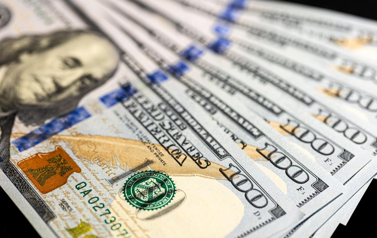 НБУ знову послабив долар: яким буде курс з початку наступного тижня