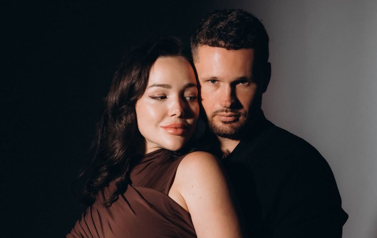 Зірка "Холостяка" вперше стала мамою: ніжні фото з пологового