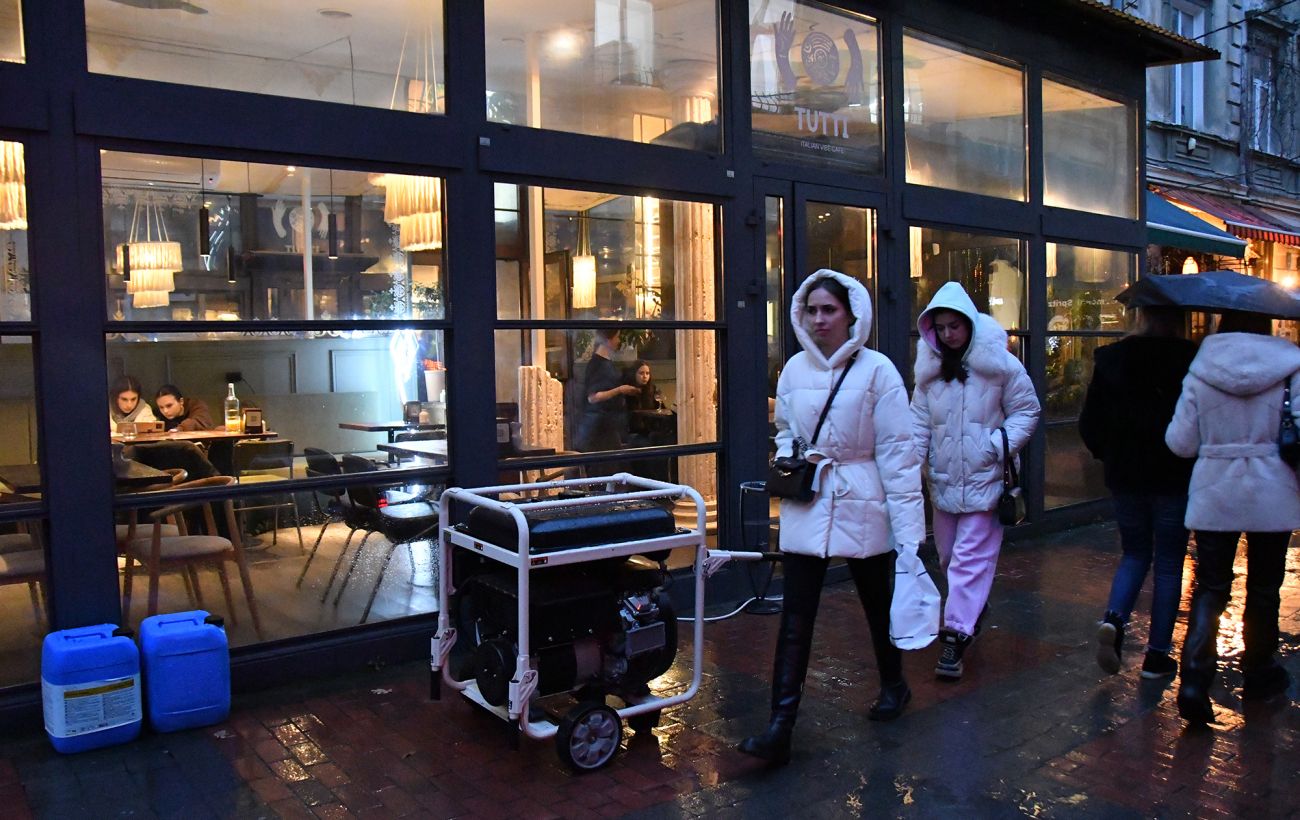 Графіки залишаються: стало відомо, як українцям відключатимуть світло 15 листопада