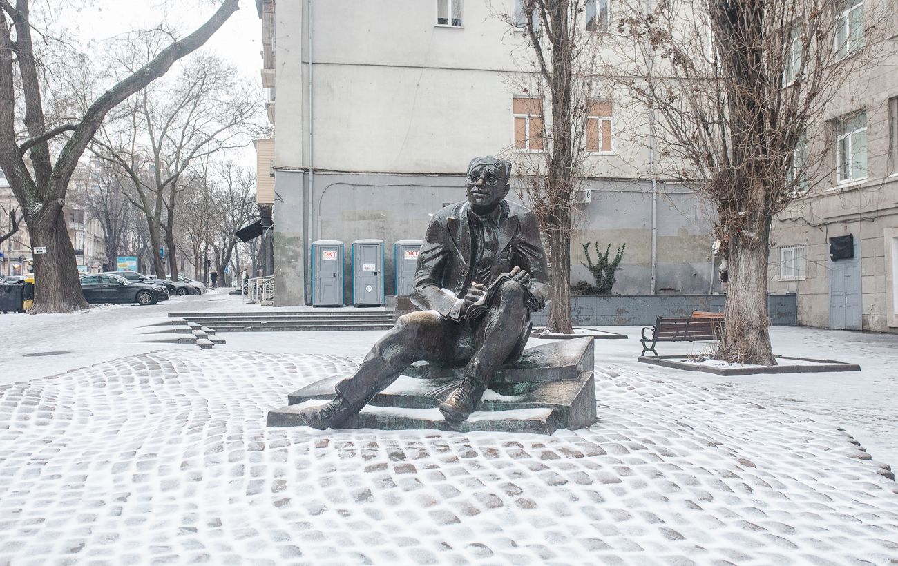 Сніг дістався навіть до Одеської області: де в Україні сніжить і як сильно (фото, відео)