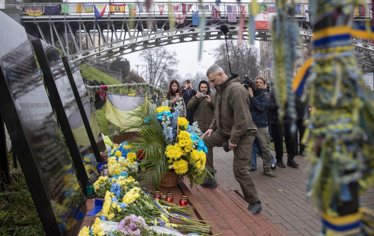 Кличко в річницю Майдану вшанував пам’ять Героїв Небесної Сотні