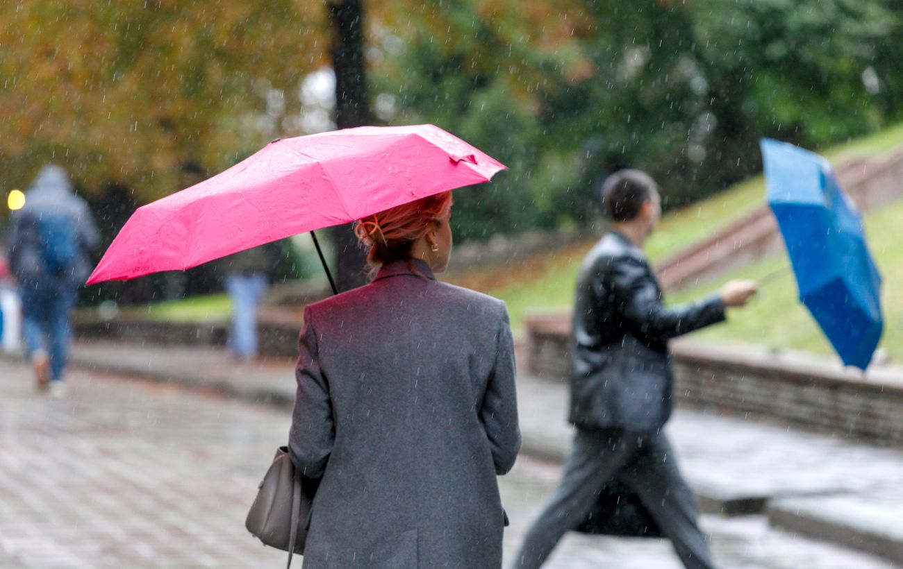 Буде тепло, місцями дощі: синоптики дали прогноз погоди в Україні на сьогодні