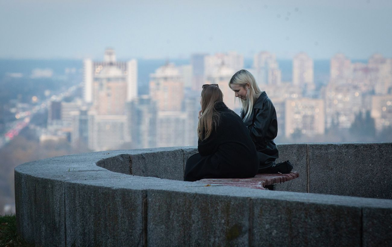 Нічний фронт з дощем, а вдень сонце й тепло: прогноз погоди в Україні на завтра