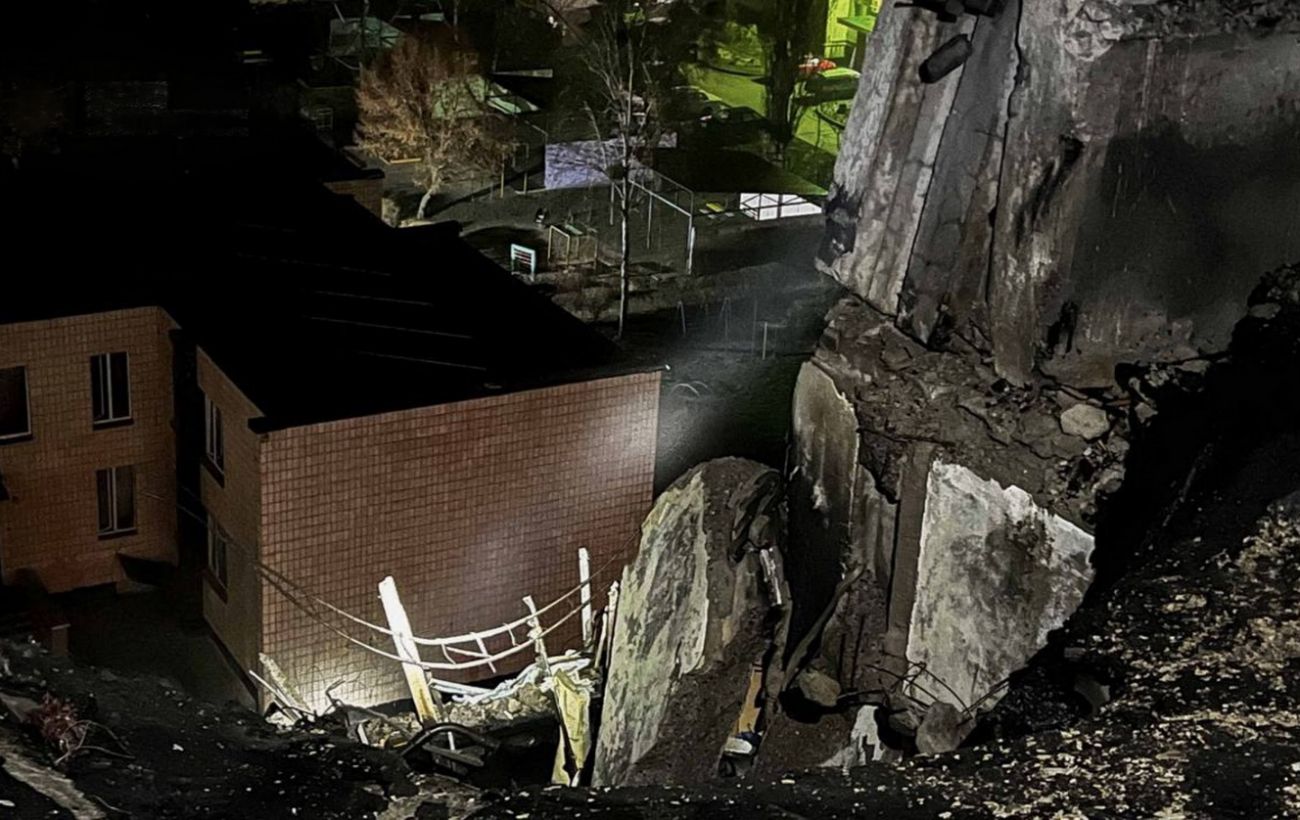 Знесло два поверхи: ДСНС показала наслідки удару по будинку в Броварах