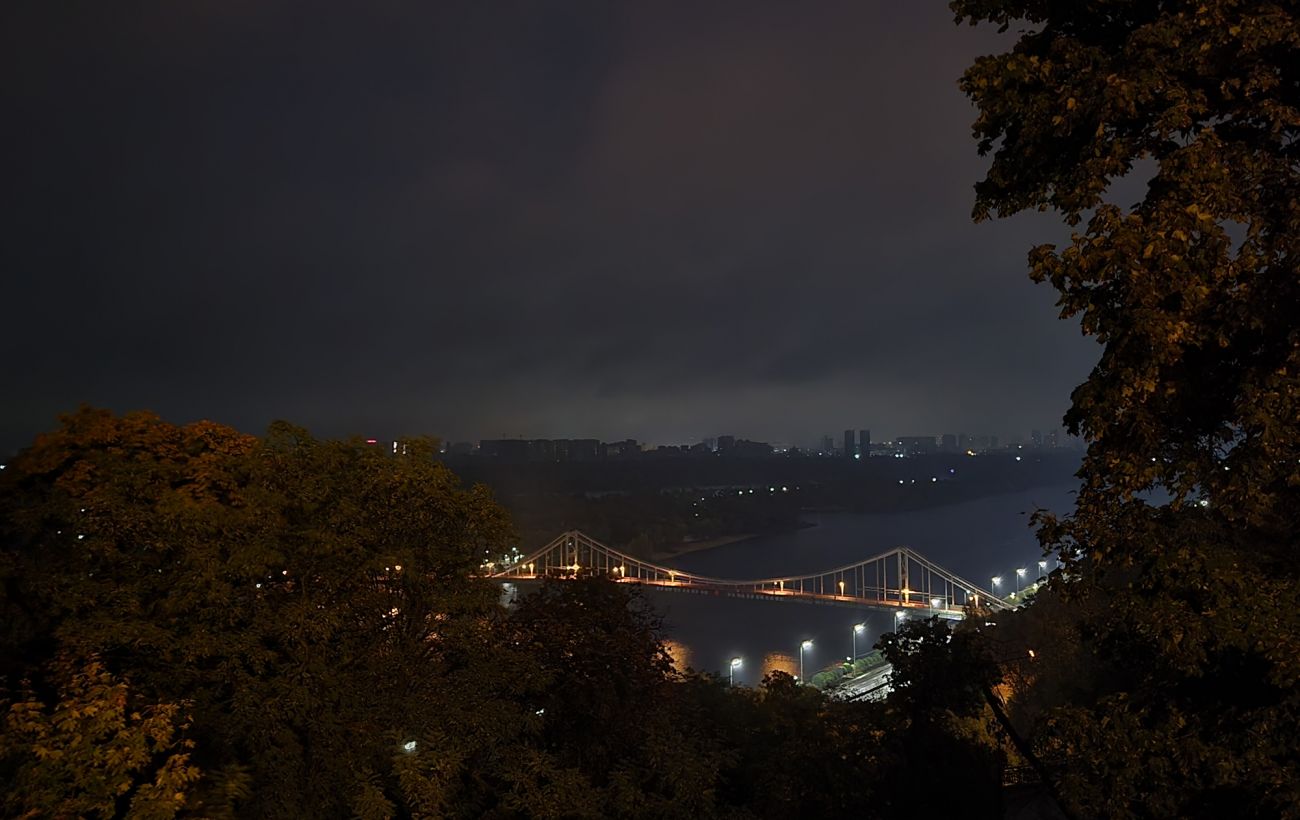 У Києві через атаку перебої зі світлом і водою, повністю знеструмлено Фастів