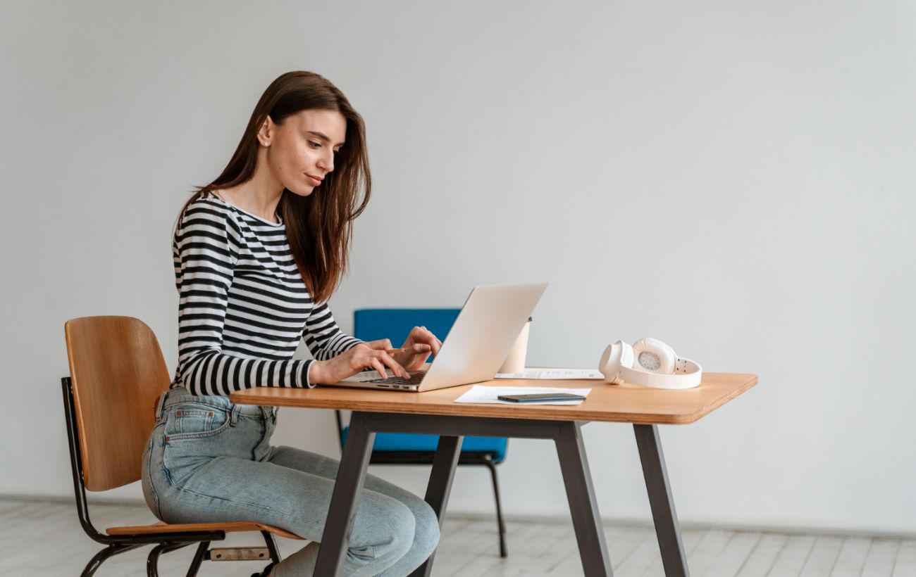 Працюєте з дому? Робіть цих 5 речей щодня, щоб менше сидіти