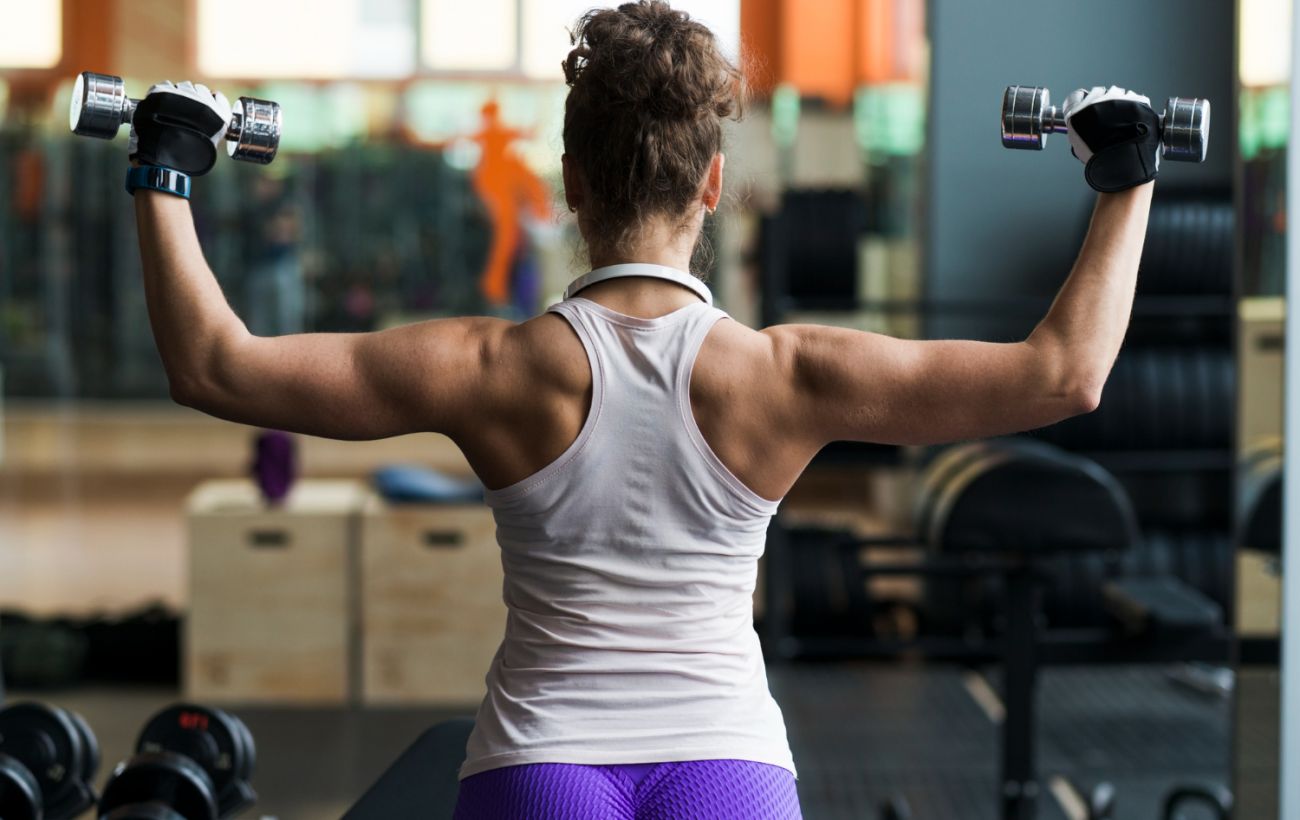 Ці вправи швидко зроблять ваші плечі та руки сильнішими