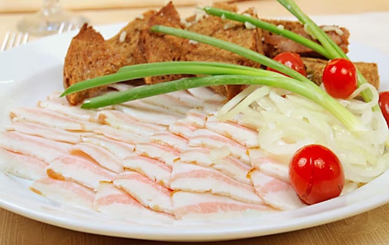 Названо корисно норму сала день, якої варто дотримуватись