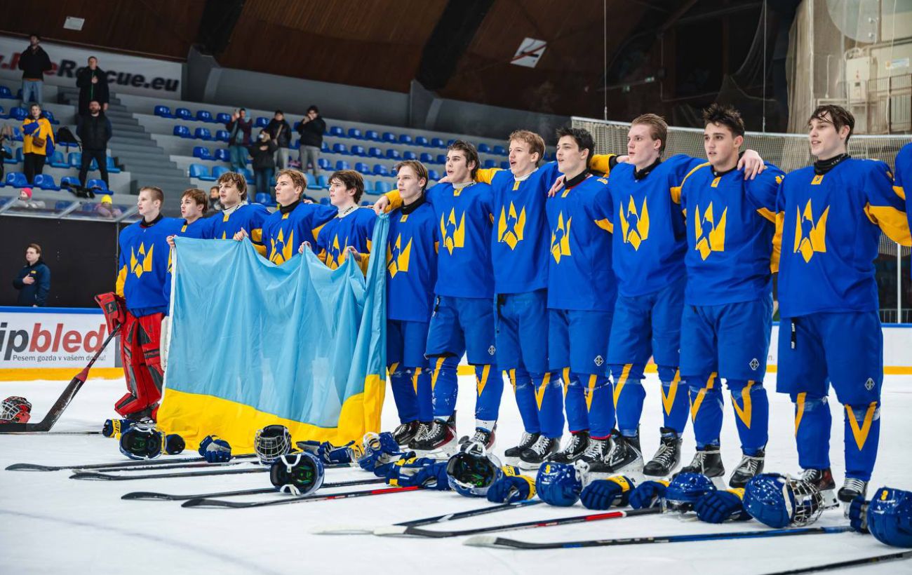 Вперше за 13 років. Україна з перемоги стартувала на молодіжному ЧС з хокею (відео)