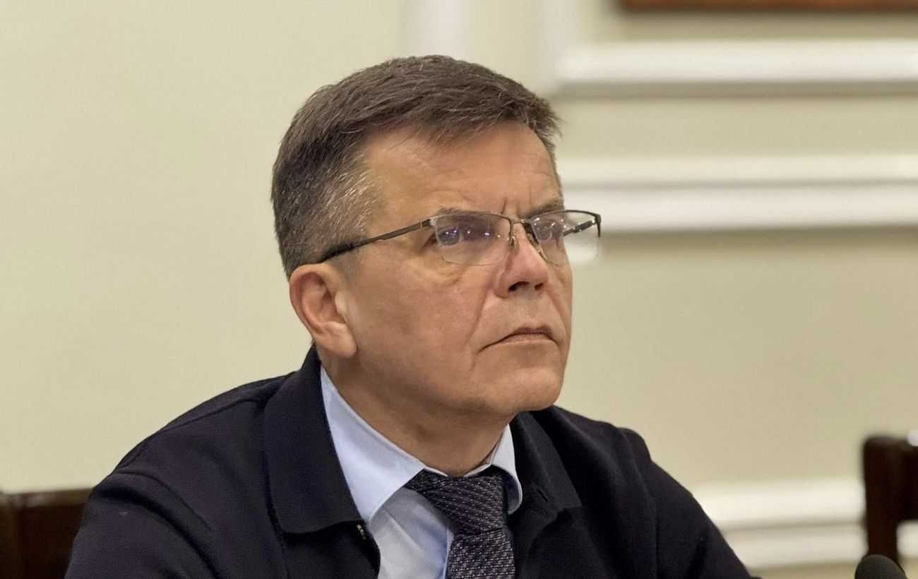 Голова Служби відновлення Івано-Франківщини звільняється через тендер на дорогу до Буковелю