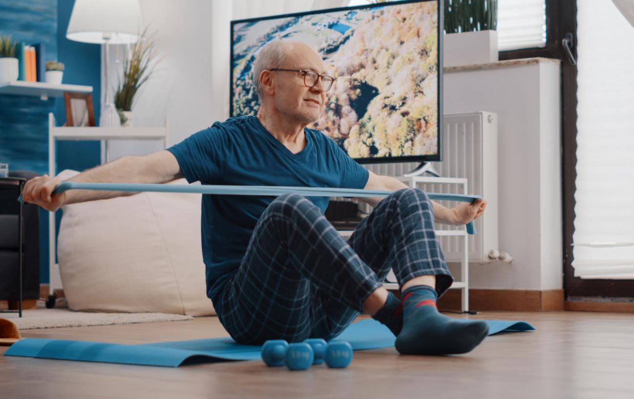 5 вправ від 79-річного лікаря, які допомагають йому бути сильним та активним