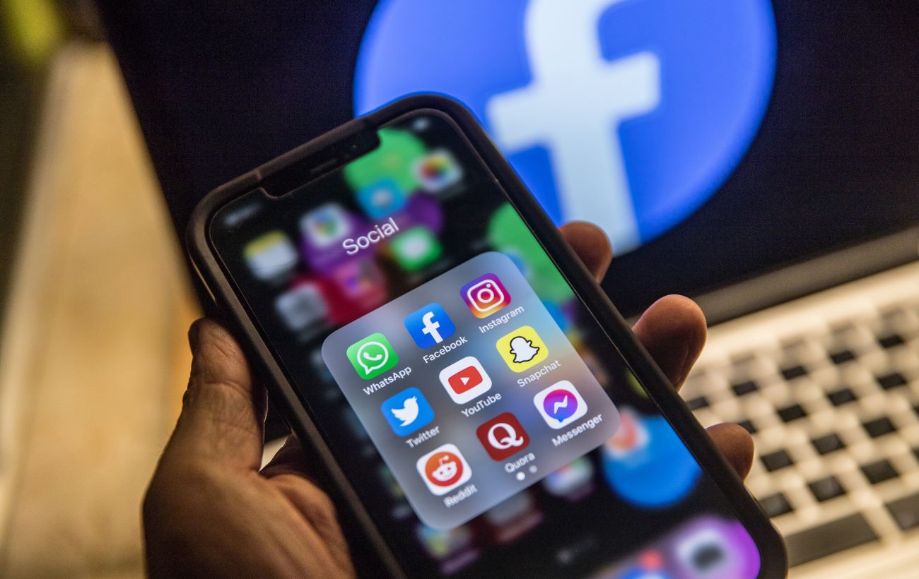 У Китаї заборонять "непристойне" листування навіть між парами: чого чекати порушникам