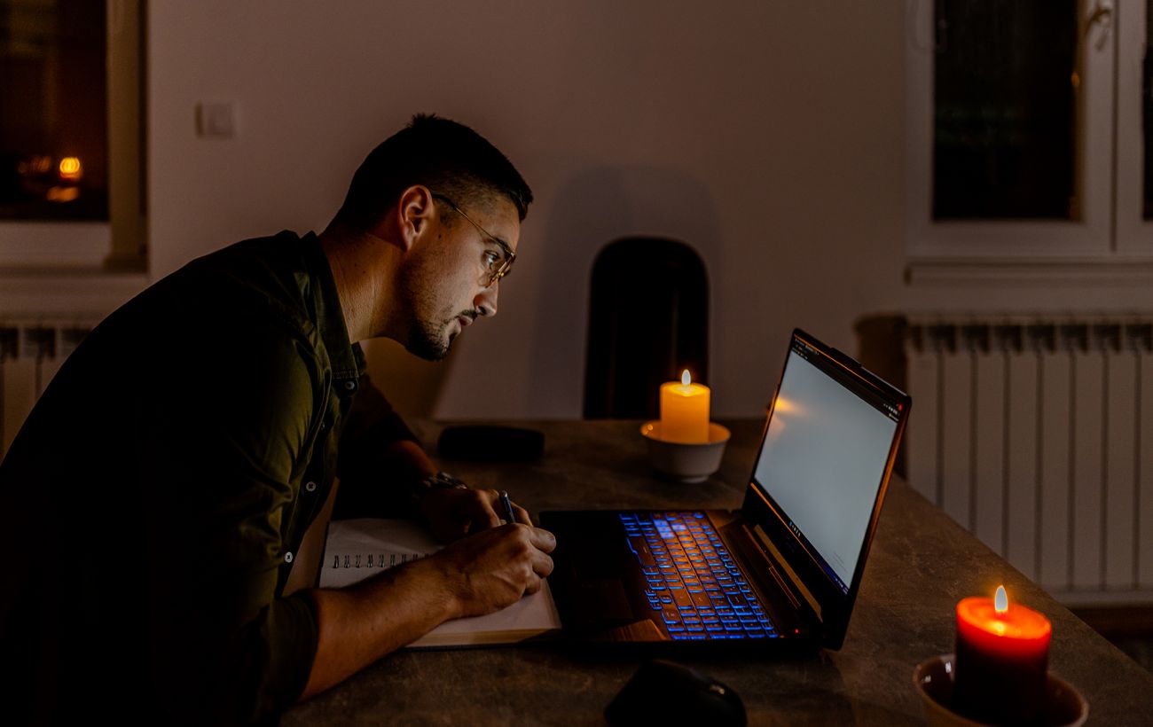 В Києві 27 грудня продовжать вимикати світло: в ДТЕК показали графіки