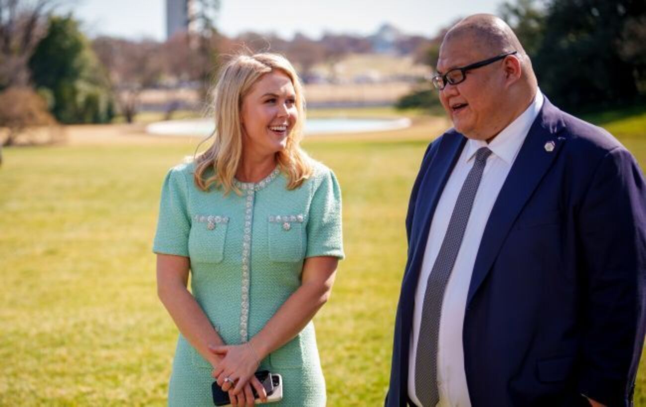 "Найбільший різдвяний подарунок": наймолодша прессекретарка Білого дому вагітна вдруге