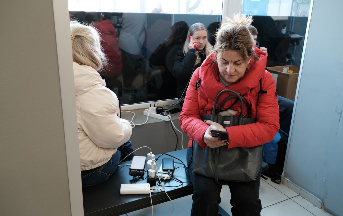 Відключення світла в Україні: де сьогодні діють аварійні, а де - за графіками