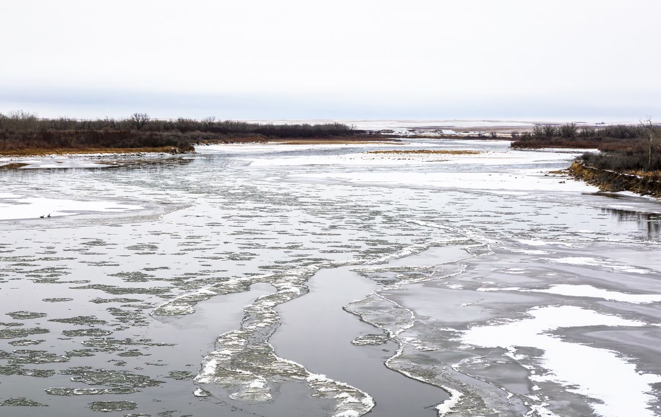 Човен потрапив у крижану пастку на Дніпрі: як рятували людей у новорічну ніч (фото)