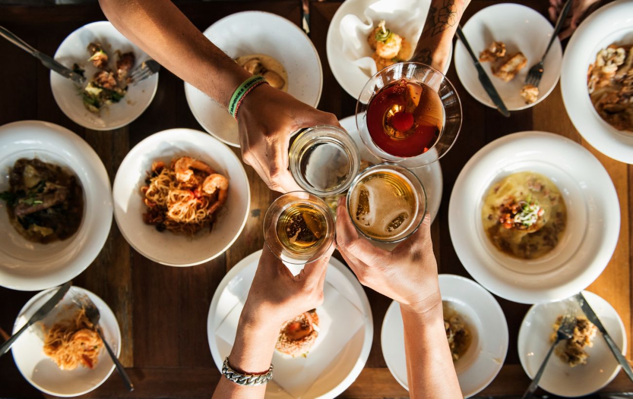 Що варто викинути з холодильника після новорічного застілля, щоб уникнути отруєння