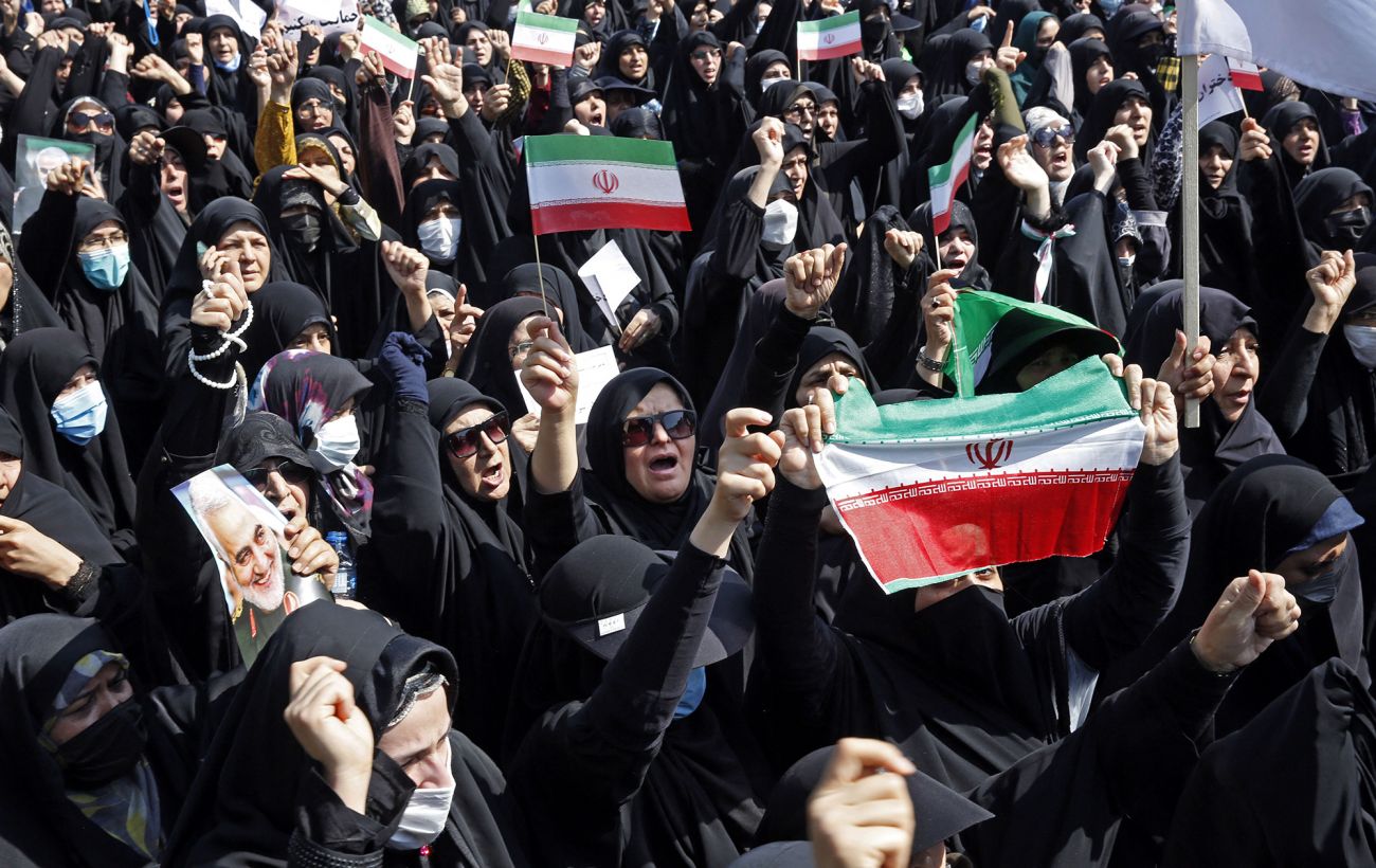 Підпал військової бази та перші загиблі: протести в Ірані загострюються