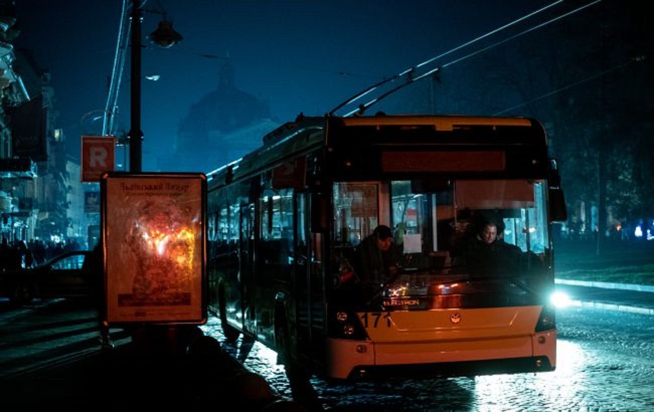 У Львові частина лікарень залишилась без світла і зупинився електротранспорт, - Садовий