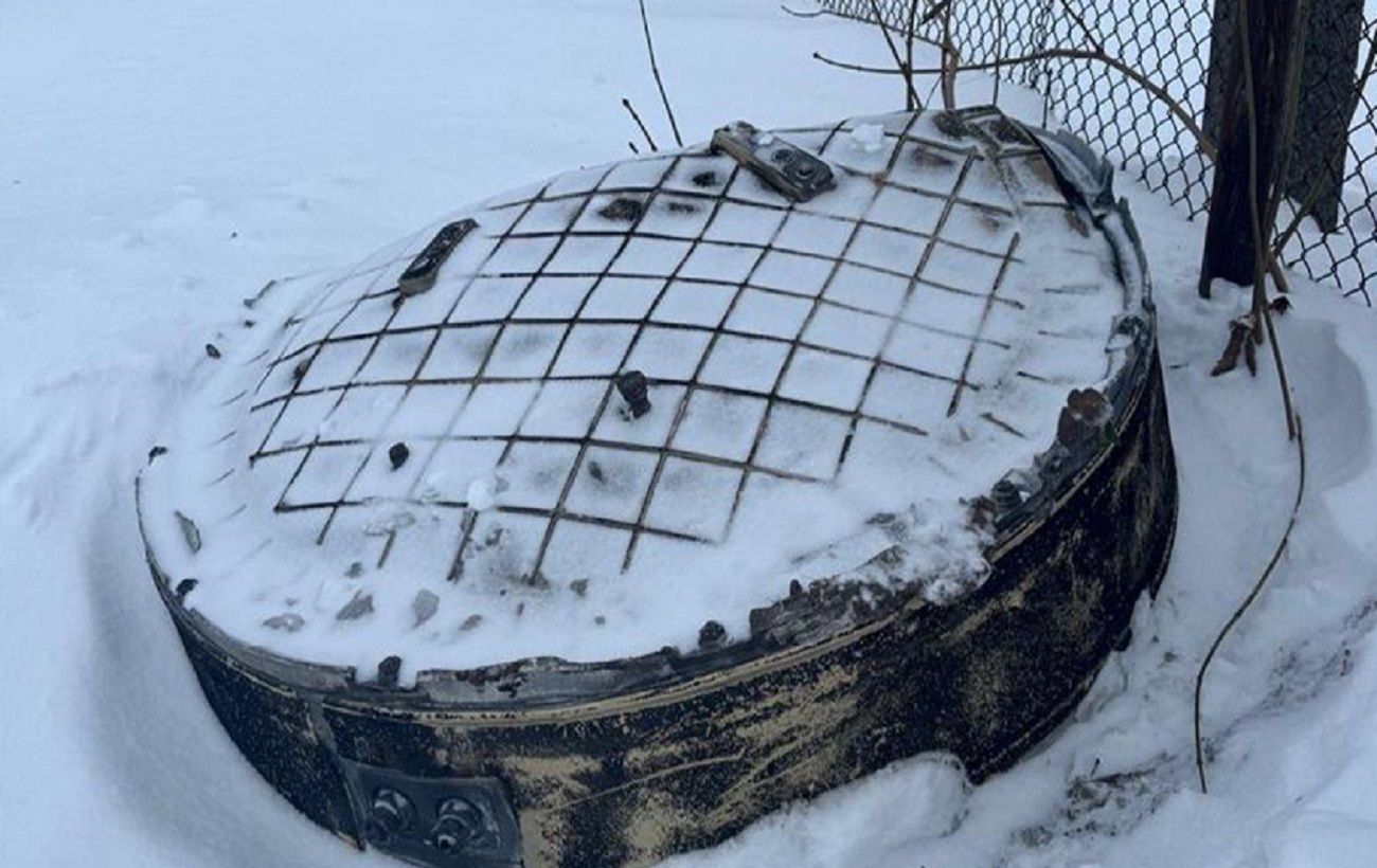 СБУ показала уламки ракети "Орєшнік", якою Росія вдарила по Львівщині (фото)