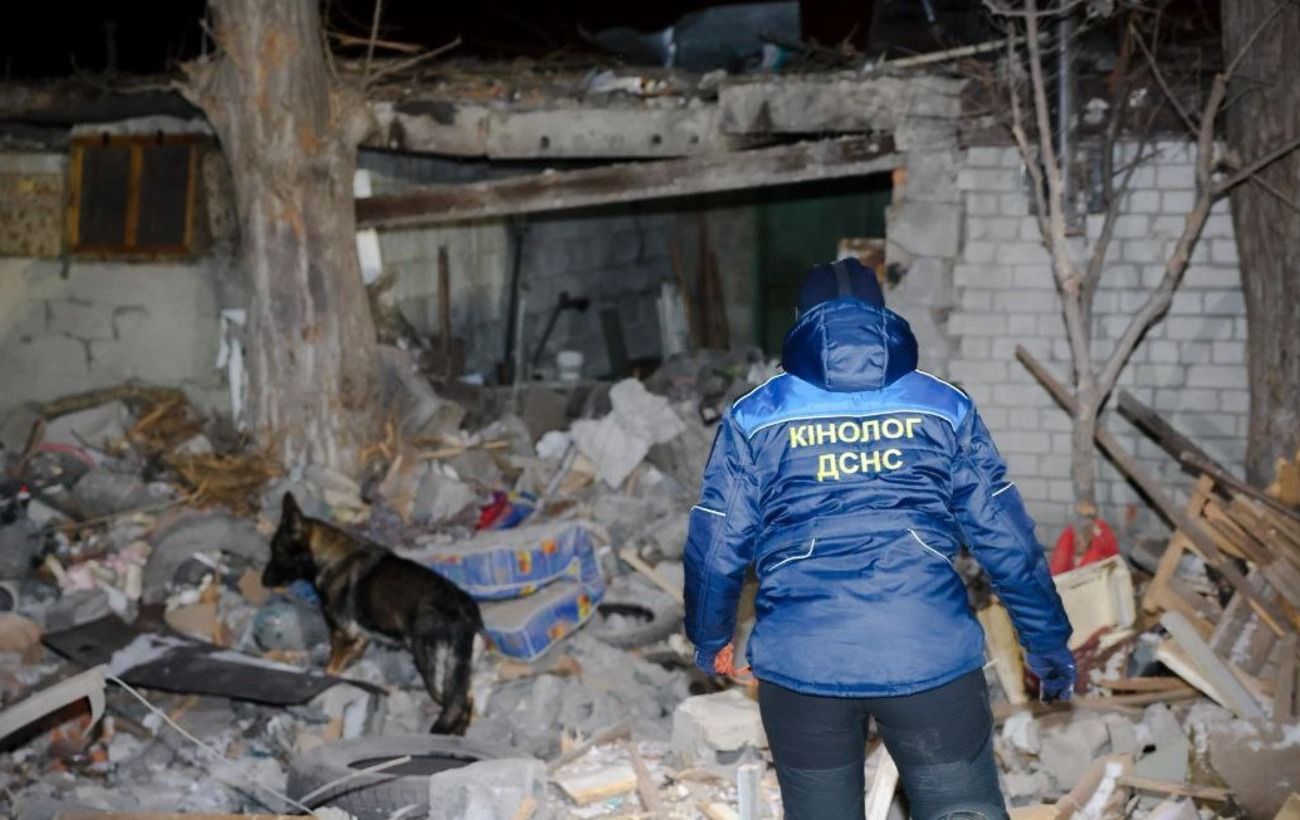 Зʼявилися фото наслідків ракетного удару по Харкову