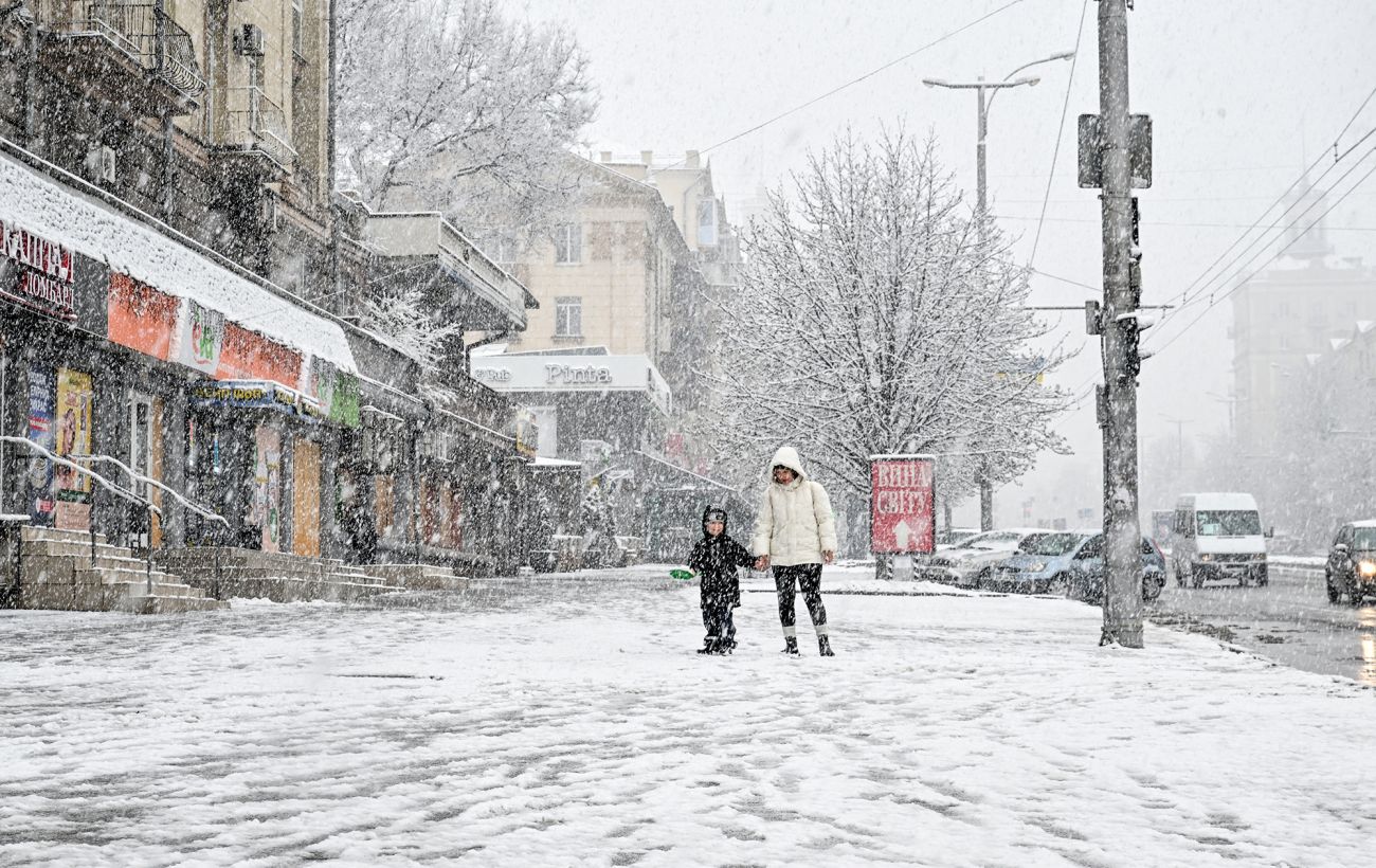 До морозів додасться сніг та вітер: де сьогодні погіршиться погода