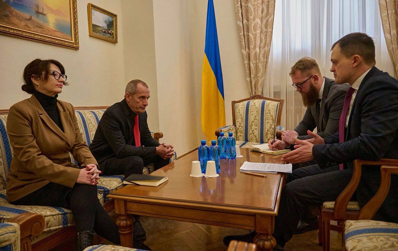 "Україна не дозволить рівняти себе з агресором": МЗС висловило претензії Червоному Хресту